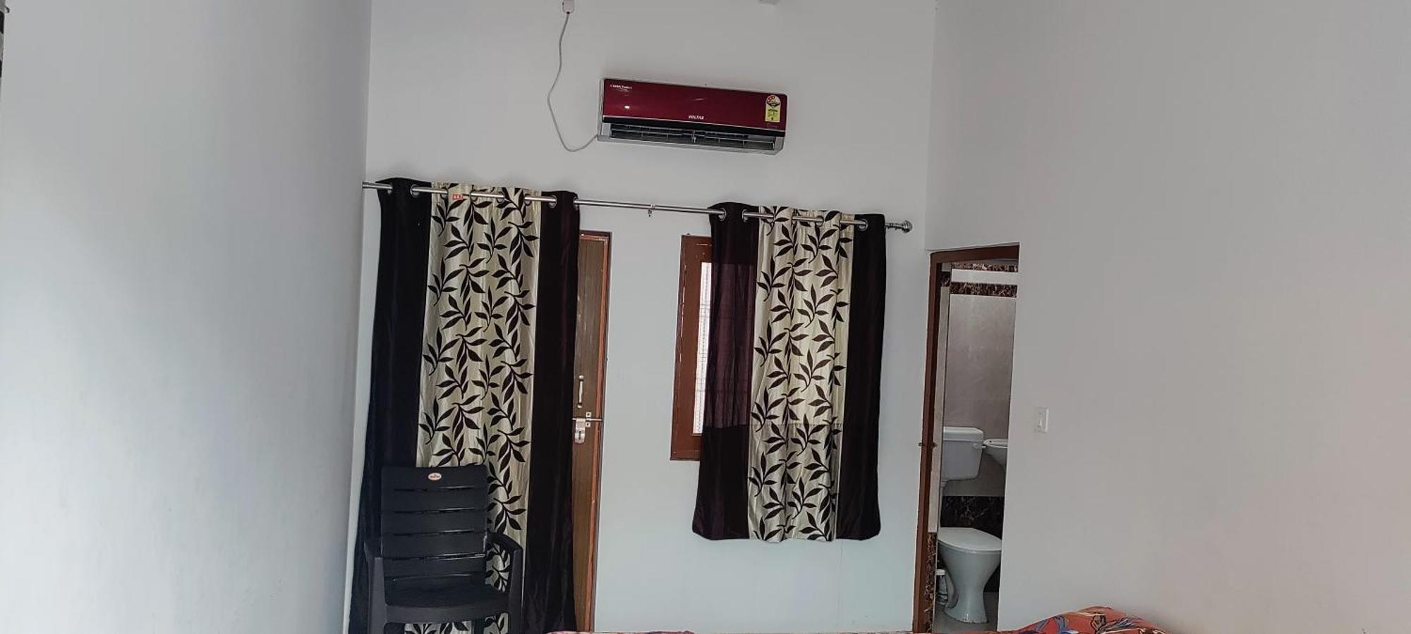 Nidhivan Homestay Вриндавана Номер фото